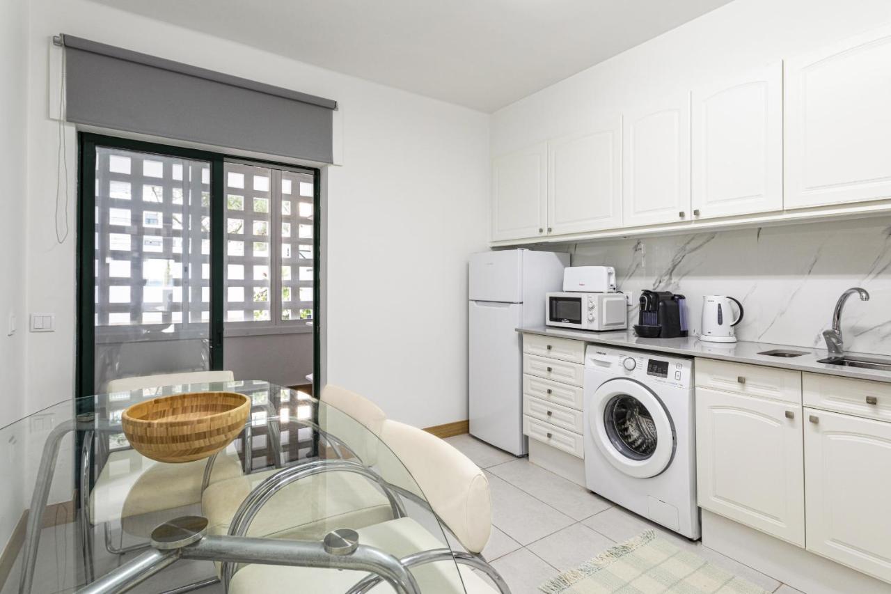 Miral 2 - Beach Front Apartment With Pool Картейра Экстерьер фото
